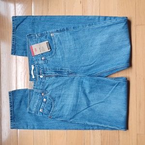 NWT Levi's Straight Leg Jeans